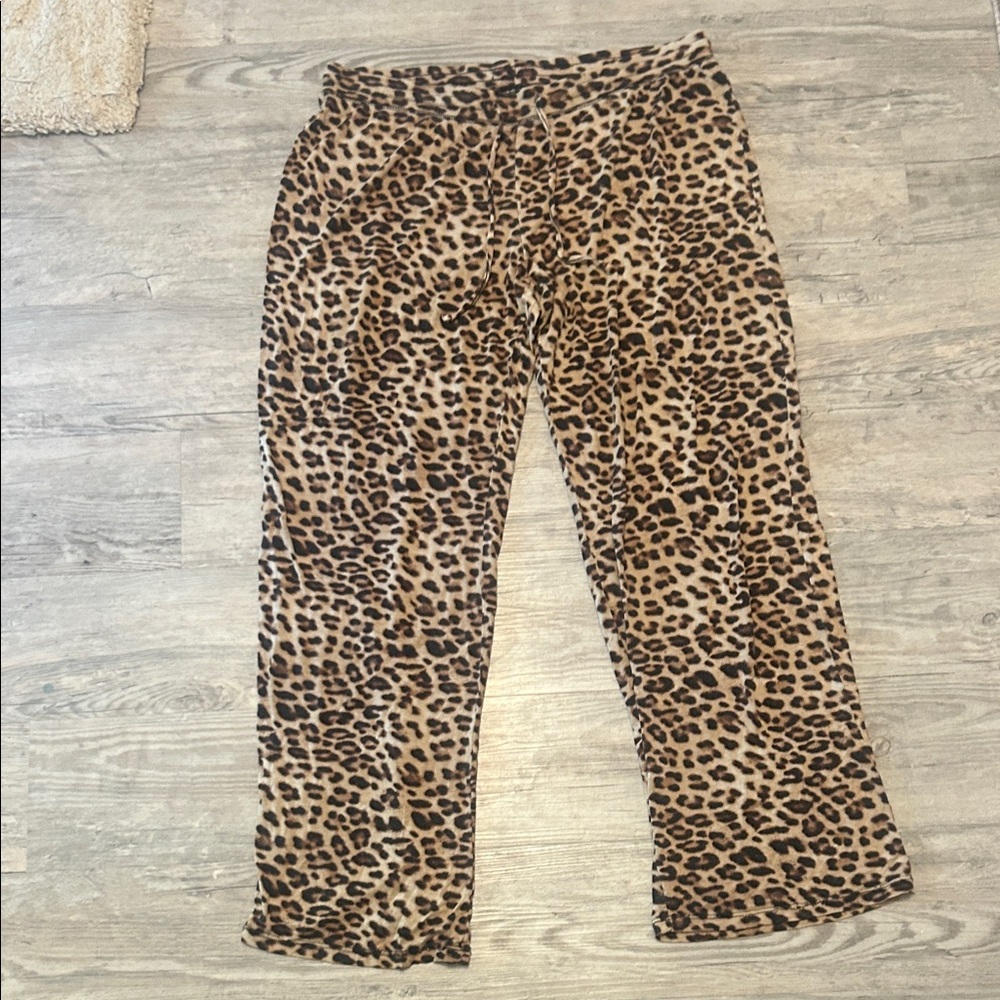 Gilligan & O'Malley Leopard Print Wide Leg Pants